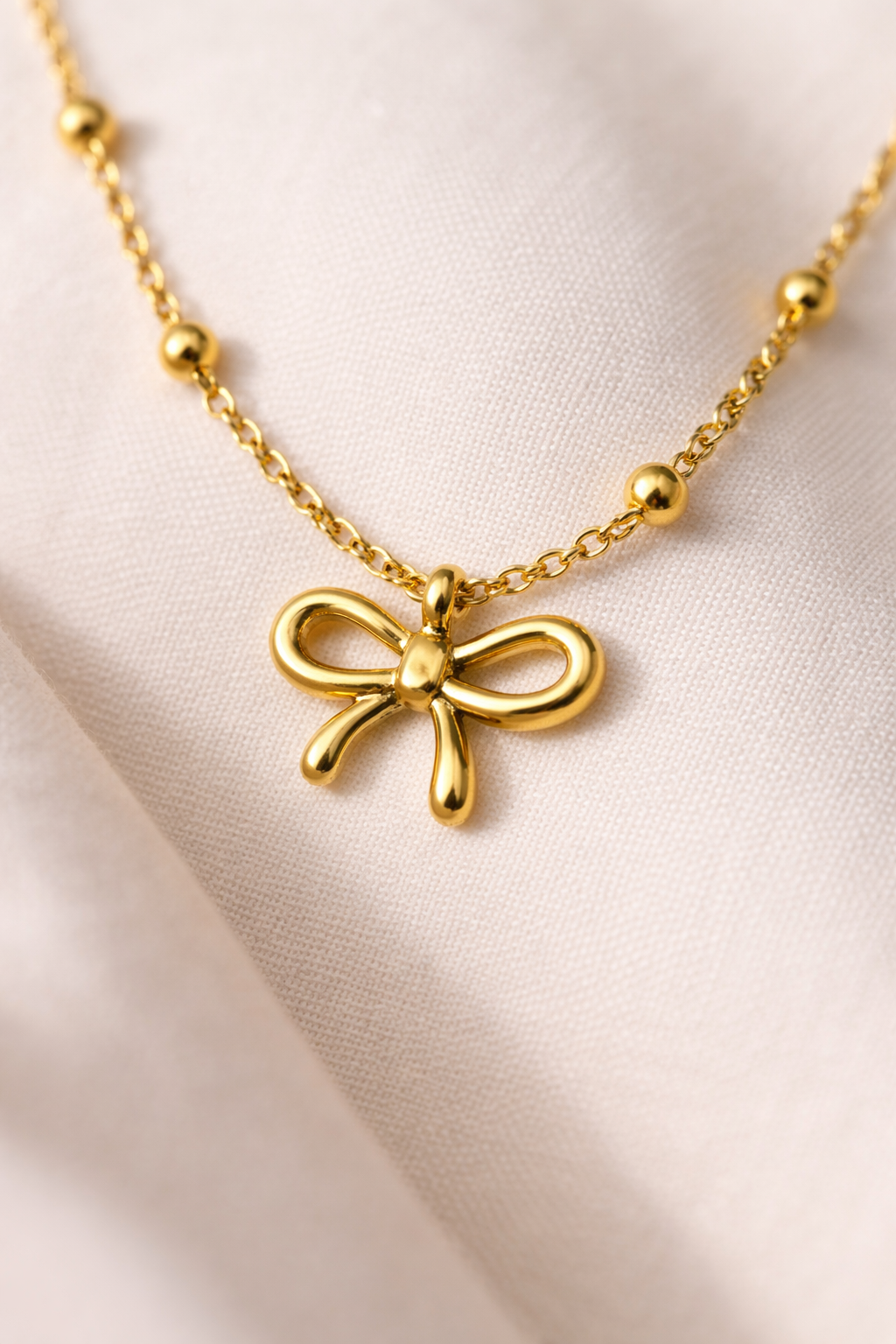 Marquise Ribbon Necklace